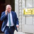 Rússia emite mandado de captura para ex-ministro da Defesa britânico
