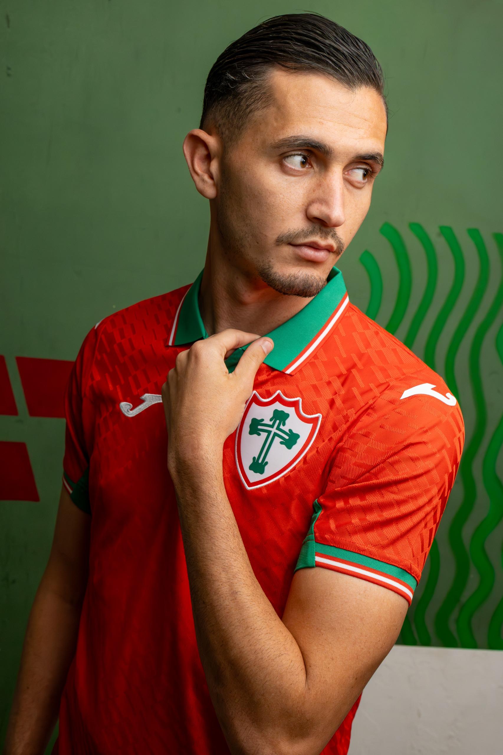 Portuguesa apresenta camisola inspirada na Seleção Nacional - Foto: Portuguesa
