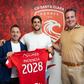 Gonçalo Paciência renovou até junho de 2028. - Foto: SANTA CLARA
