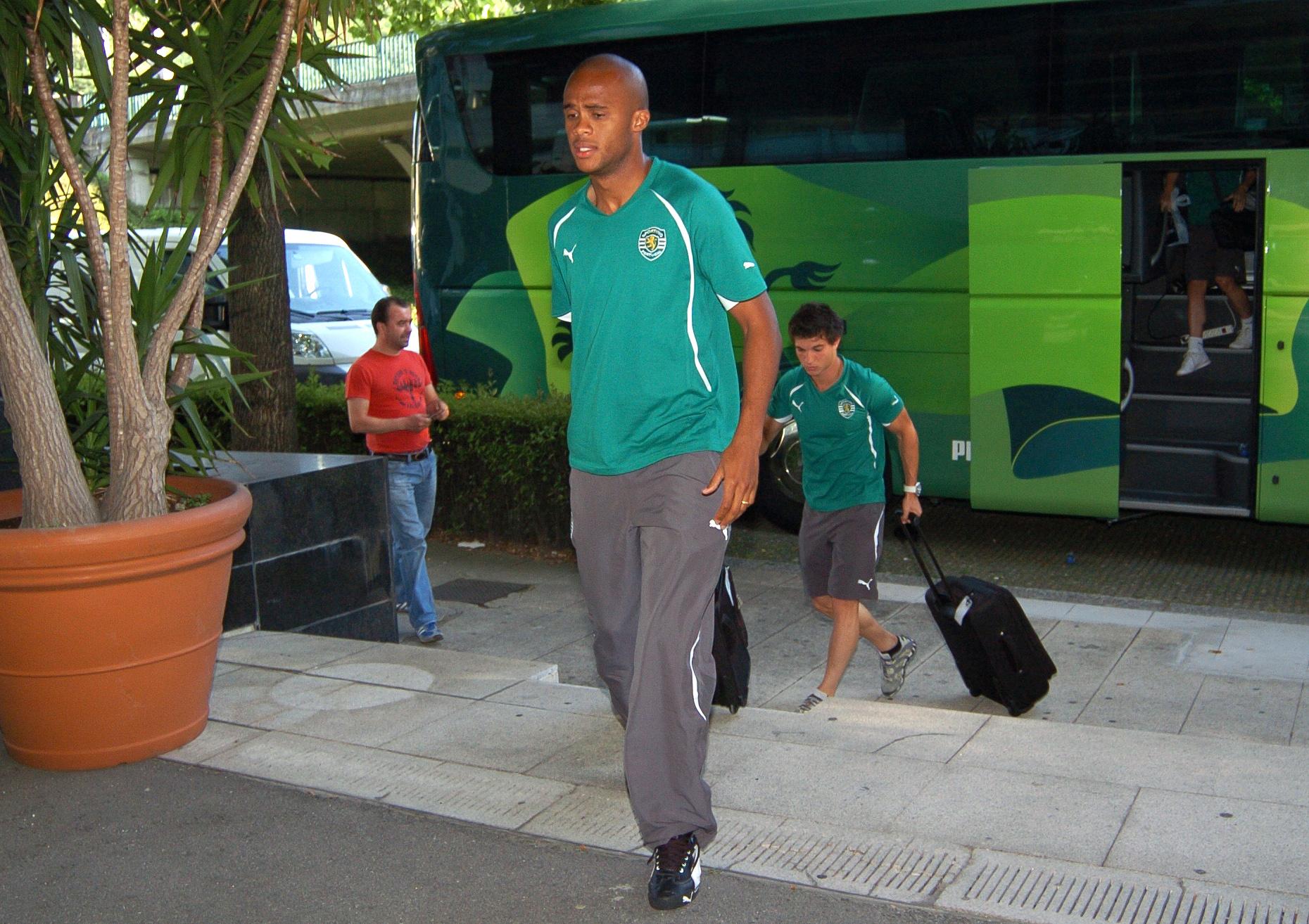 Evaldo: o Sporting adquiriu o lateral brasileiro por 3 milhões de euros em 2010. 72 jogos e duas épocas depois, Evaldo foi emprestado ao Deportivo. Saiu em definitivo em 2014