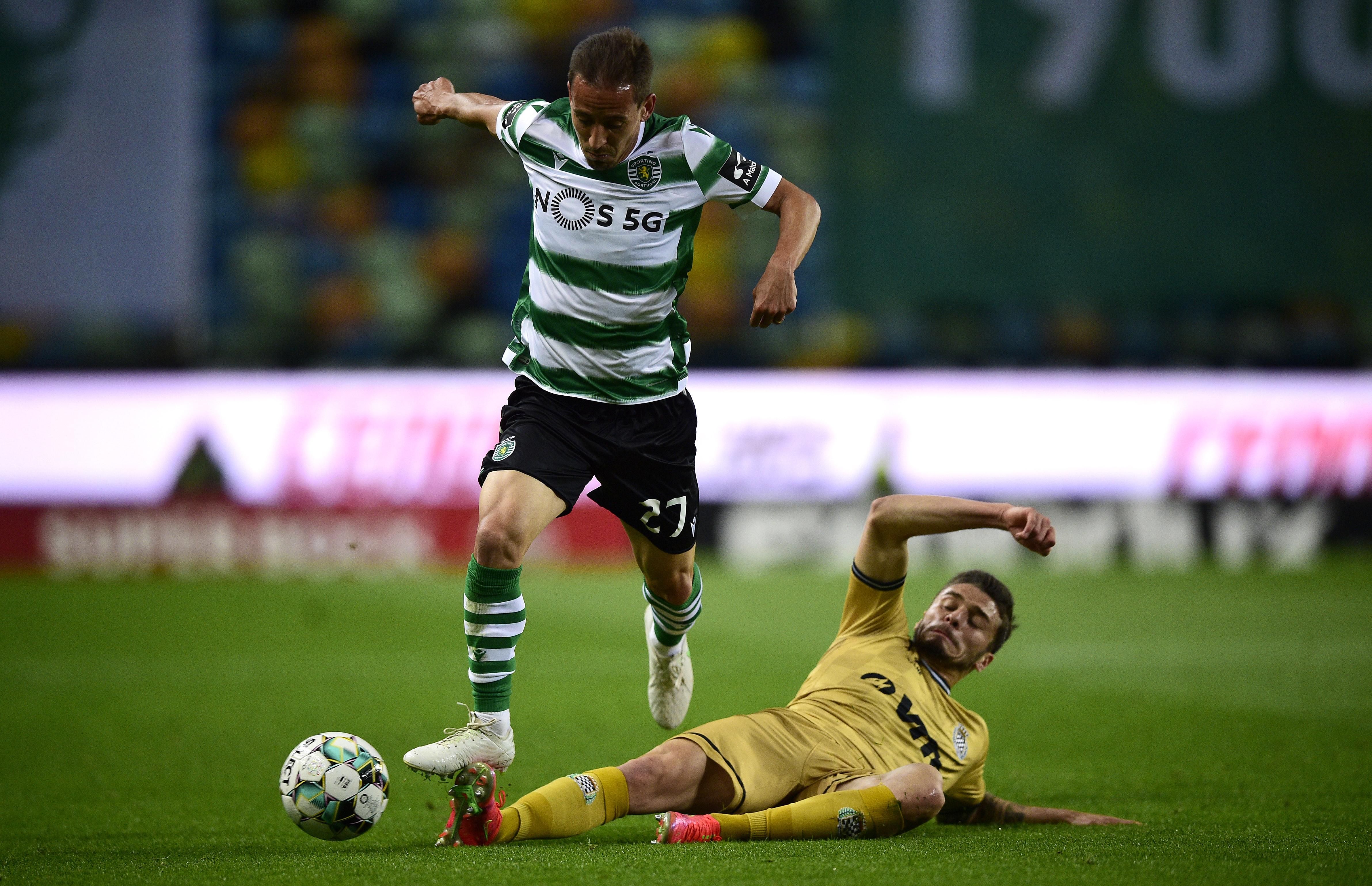 João Pereira: o lateral direito iniciou a primeira de três aventuras no Sporting como jogador proveniente do SC Braga, no mercado de inverno de 2010