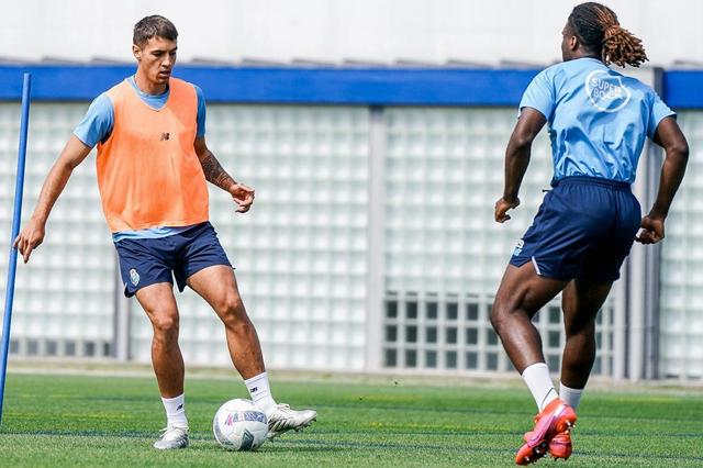 Kiwior no treino matinal do Olival - Foto: FC Porto