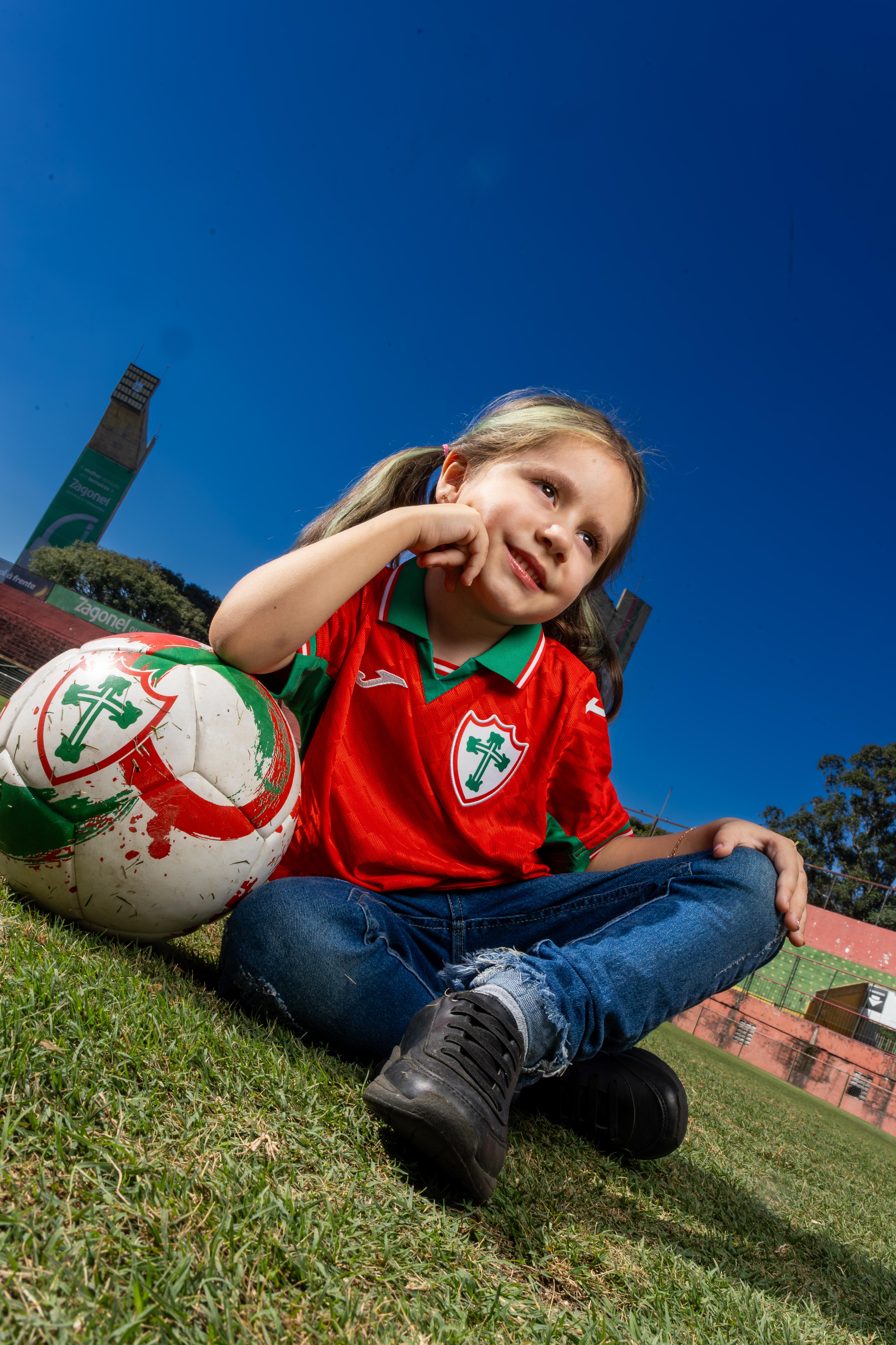Portuguesa apresenta camisola inspirada na Seleção Nacional - Foto: Portuguesa