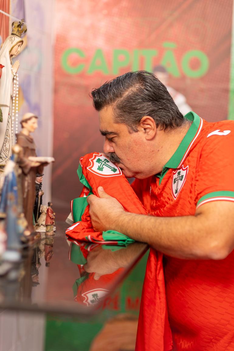 Portuguesa apresenta camisola inspirada na Seleção Nacional - Foto: Portuguesa