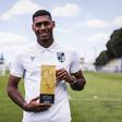 Gustavo Silva recebeu o galardão do Sindicato de Jogadores - Foto: Vitória de Guimarães