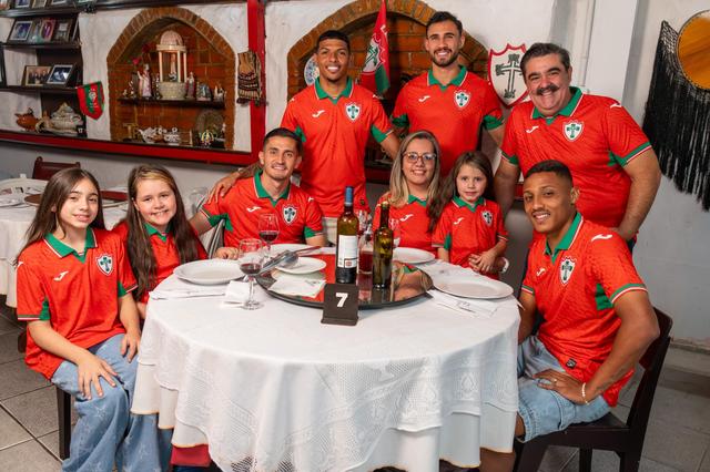 Portuguesa apresenta camisola inspirada na Seleção Nacional - Foto: Portuguesa