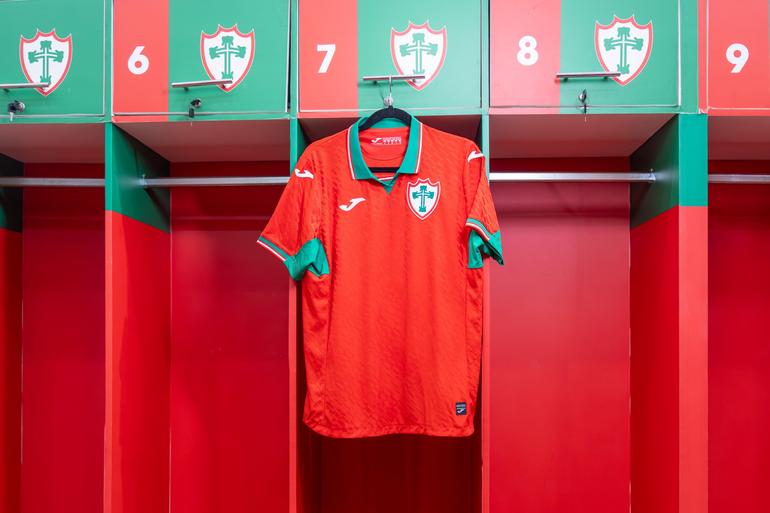 Portuguesa apresenta camisola inspirada na Seleção Nacional - Foto: Portuguesa
