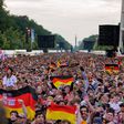 As portas de Berlim também já abriram para o Euro (vídeos)