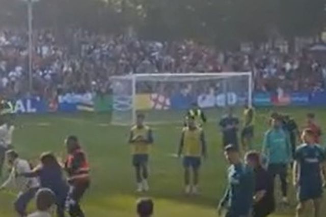 Treino da Seleção Nacional com casa cheia e... placagem de José Sá a invasor (vídeos)