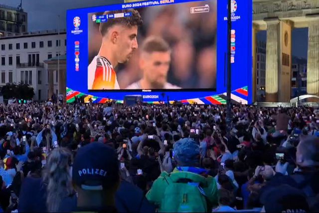 O 2-0 de Havertz foi celebrado assim em Berlim