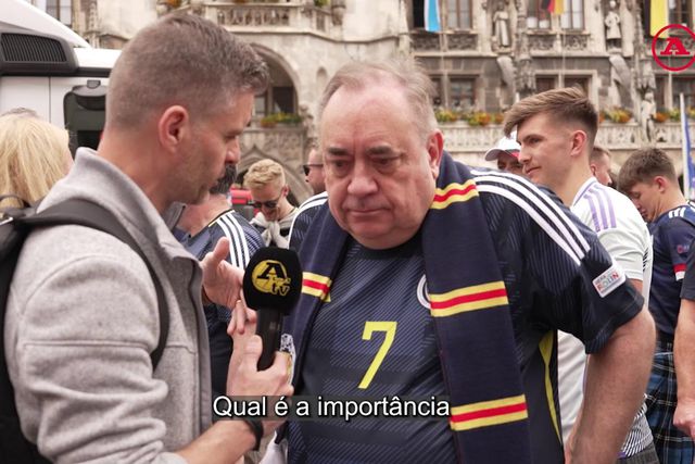 Ex-primeiro-ministro 'abandonou' a campanha e torce por uma final contra Portugal