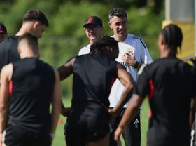 Benfica: Lage afina estratégia para a estreia no Mundial