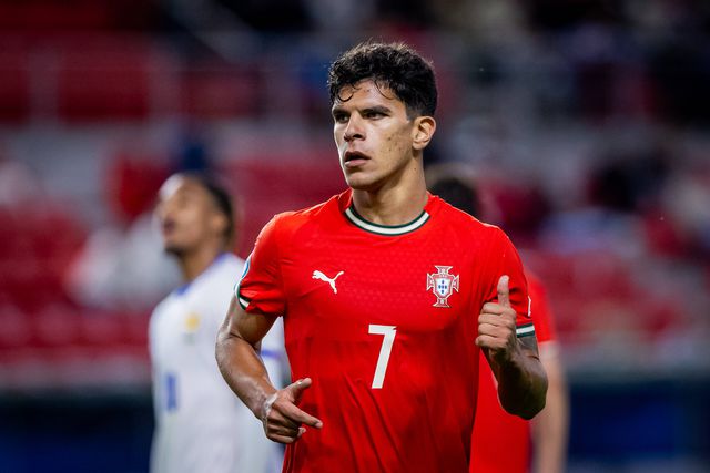 Oficial: West Ham confirma reforço português