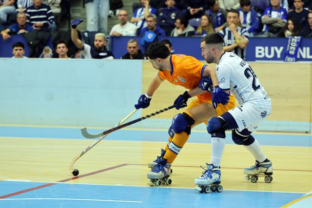 FC Porto e OC Barcelos: vai arrancar a final do Campeonato de hóquei em patins