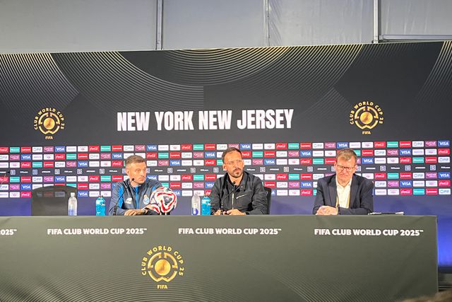 Martín Anselmi na sala de imprensa do MetLife Stadium, em Nova Jérsia, na antevisão ao duelo com o Palmeiras (Foto: A BOLA)