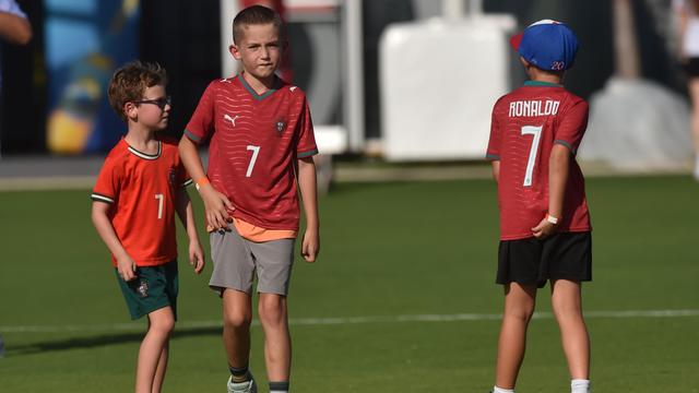 Invasão de mini-Ronaldos no primeiro treino da Seleção nos EUA