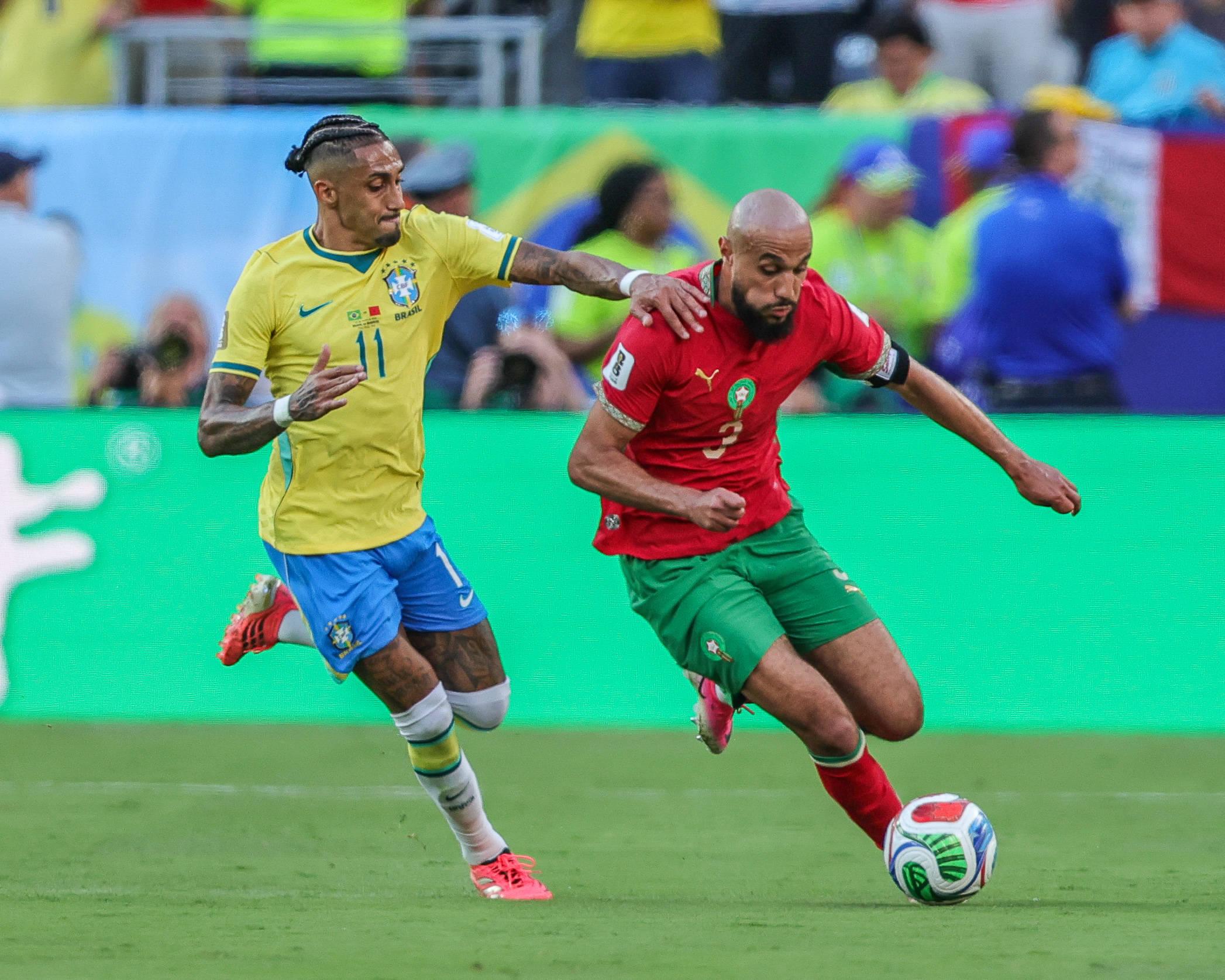 O lateral Noussair Mazraoui nasceu em Leiderdorp, nos Países Baixos - Foto: IMAGO