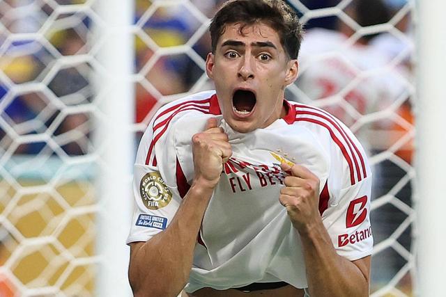 António Silva, 22 anos, tem contrato até 2027 e cláusula de rescisão de €100 milhões — Foto: IMAGO