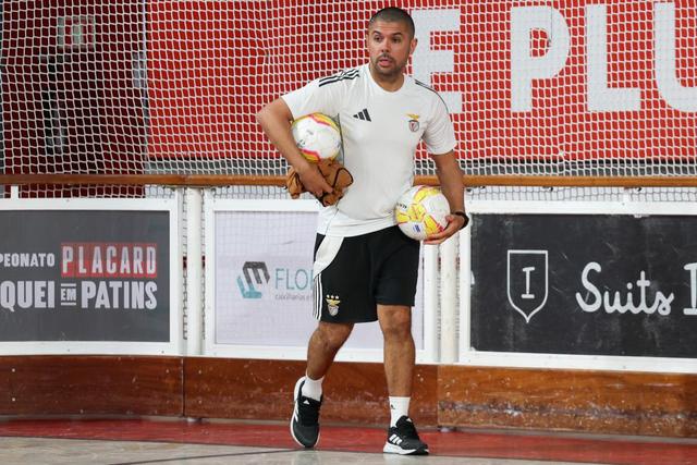 Paulo Roxo vai deixar a equipa feminina do Benfica para passar a orientar a formação masculina do Nogueiró e Tenões