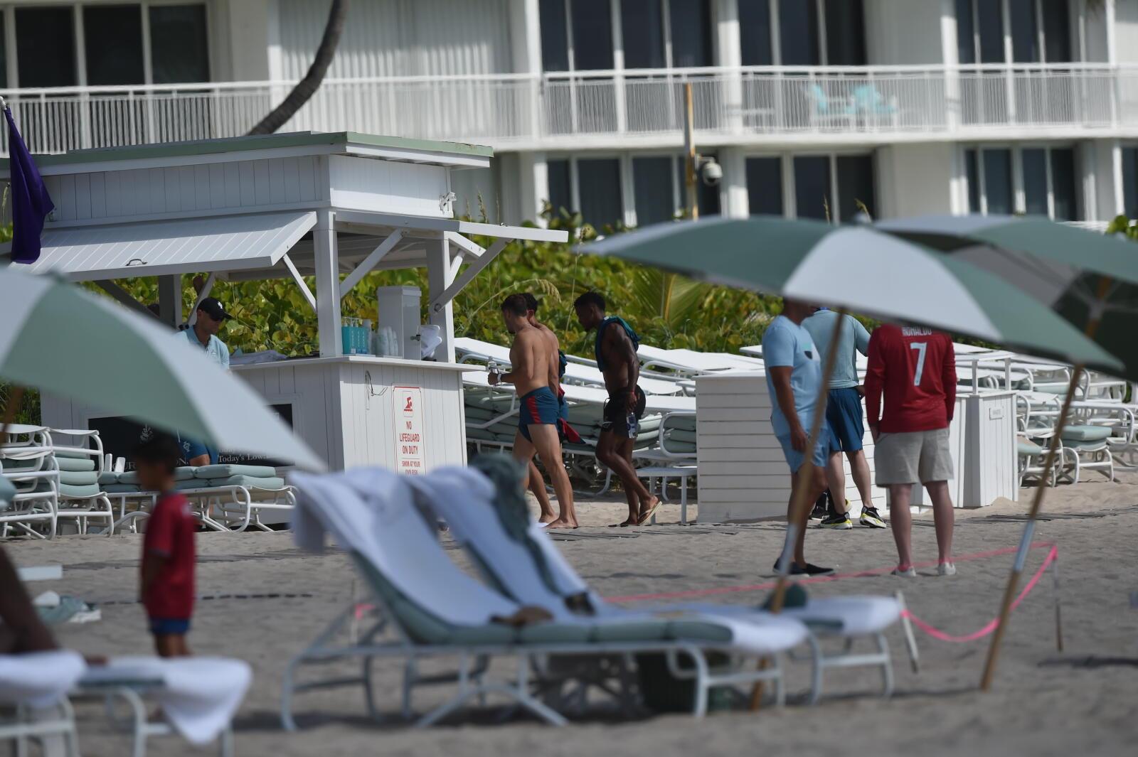 Jogadores da Seleção na praia em Palm Beach - Foto: Miguel Nunes