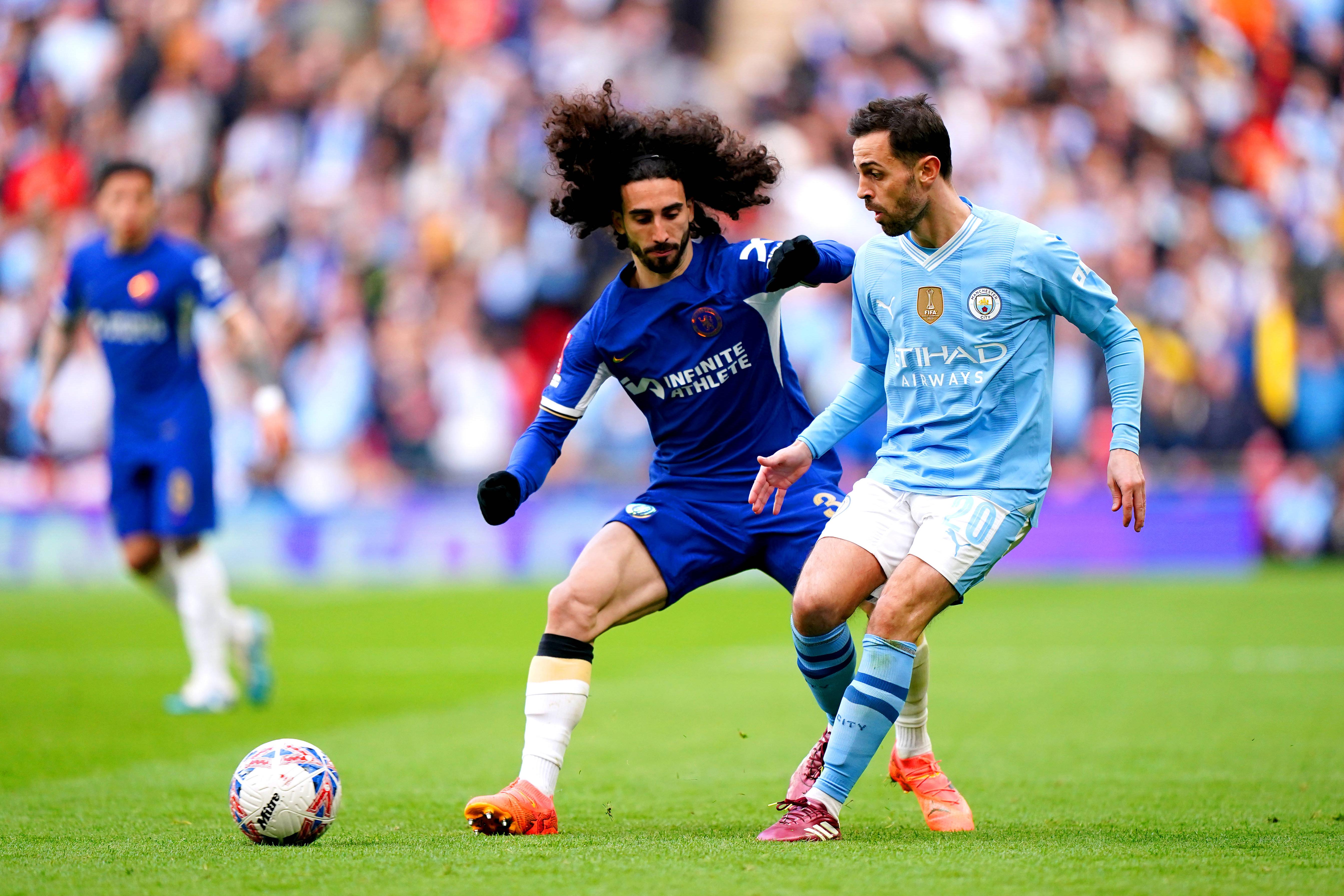 Bernardo Silva e Marc Cucurella defrontaram-se durante anos na Premier League
