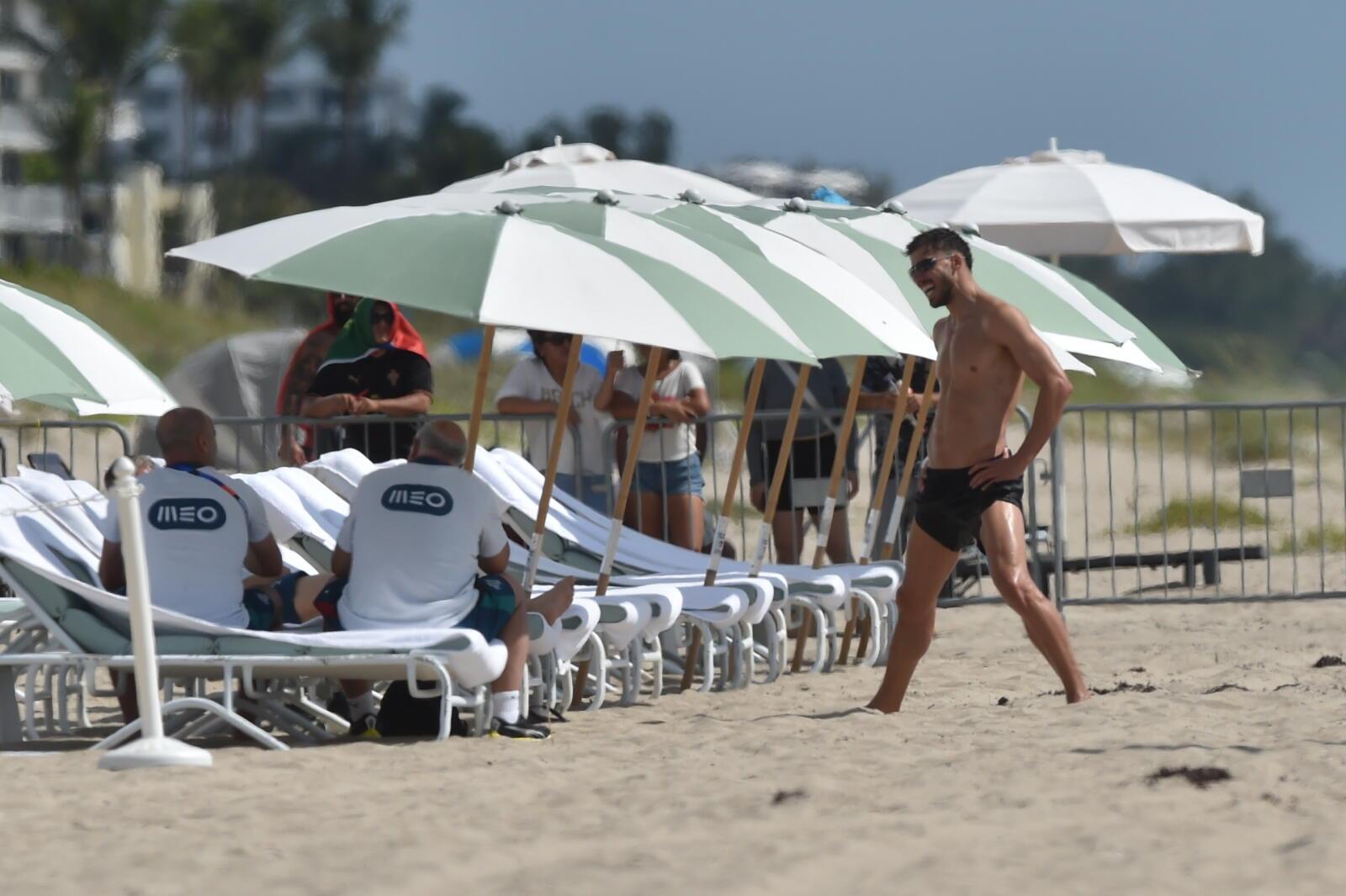 Jogadores da Seleção na praia em Palm Beach - Foto: Miguel Nunes