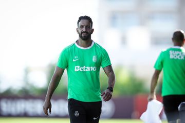 Os milhões que o Sporting poupa sem Coates, Adán, Paulinho e Neto