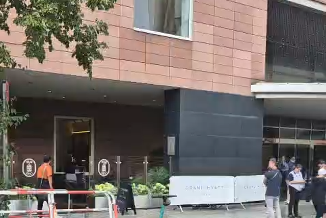 Chove em Berlim e mal se nota que aqui está uma seleção finalista do Euro