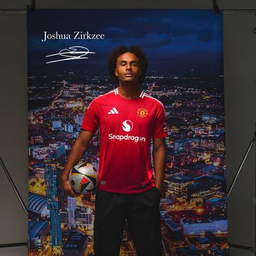 Oficial: Joshua Zirkzee é reforço do Manchester United