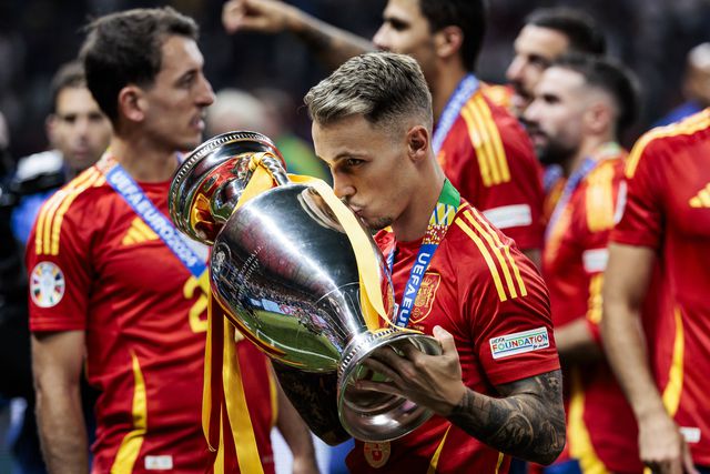 Grimaldo destaca união do grupo: «De la Fuente tem todo o mérito»