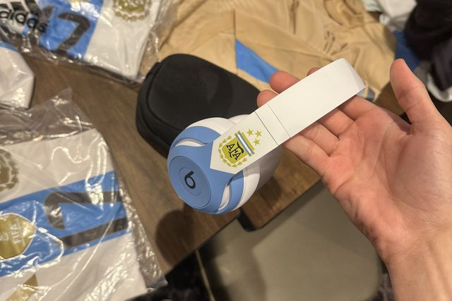 Messi ofereceu um presente a todos os colegas antes da final da Copa América