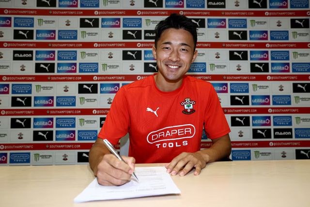Oficial: Yukinari Sugawara é reforço do Southampton