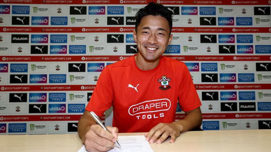 Oficial: Yukinari Sugawara é reforço do Southampton