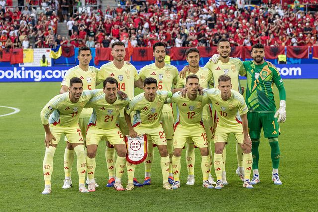 Espanha revela o 11 inicial duas horas antes do pontapé de saída da final