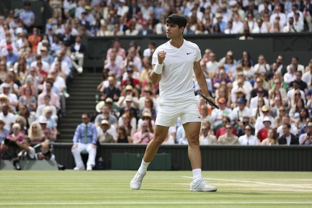 Bicampeão Alcaraz segue para a terceira ronda de Wimbledon