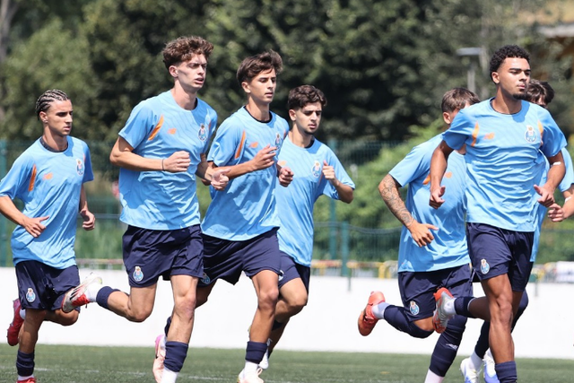 Juniores portistas, que continuarão a ser orientados por Sérgio Ferreira, já iniciaram os trabalhos para esta temporada