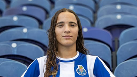 Mercado oficial: avançada formada no Sporting ruma ao FC Porto