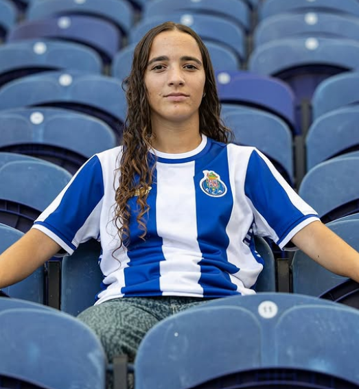 Mercado oficial: avançada formada no Sporting ruma ao FC Porto