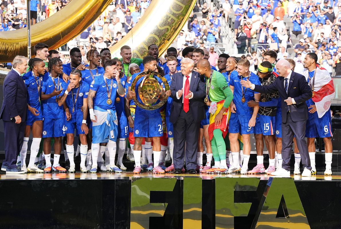 Trump baralha festa final do Mundial de Clubes: «Fiquei confuso, ele quis ficar...»