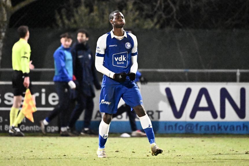 Umar Abubakar é internacional jovem pela Nigéria e em 2024/2025 brilhou pela equipa B do Gent