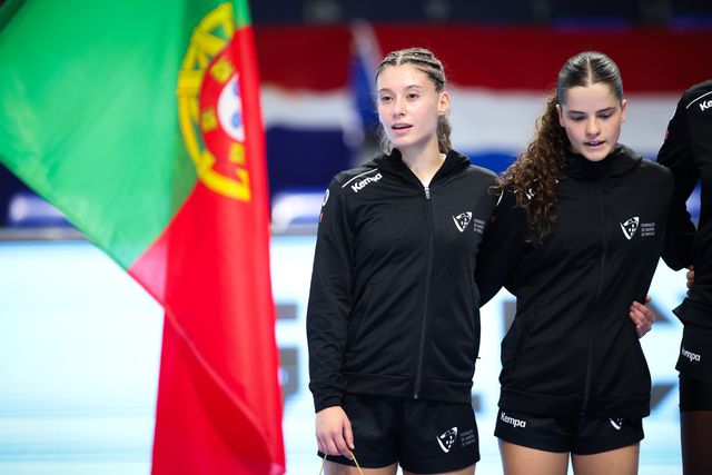 Seleção feminina de andebol sub-19 perde na abertura do Grupo L