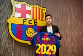 Mercado: Barcelona oficializa ex-alvo do FC Porto