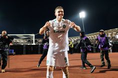 Gyokeres viaja para Londres para assinar pelo Arsenal (vídeo)