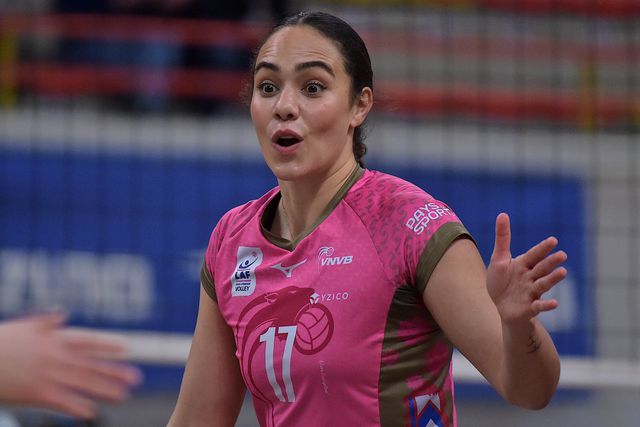 Shayla Hoeft é reforço do FC Porto