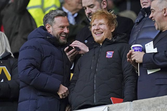 Todos querem o brilho do futebol inglês: dez casos de investidores famosos