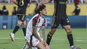 «Tom desrespeitoso...»: jogador do Flamengo responde e critica treinador