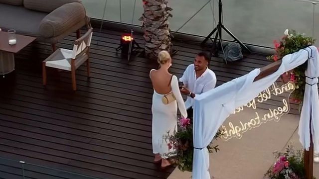Momento em que Pavlidis pede a namorada em casamento