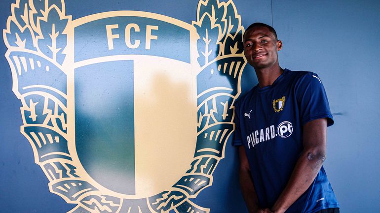 Mercado oficial: Famalicão apresenta ponta de lança