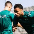 Alexander Parsemain, ponta de lança, 23 anos, mostra-se a Vasco Botelho da Costa - Foto: Moreirense