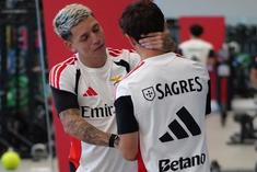 Prestianni e Gonçalo Moreira num treino de pré-época do Benfica